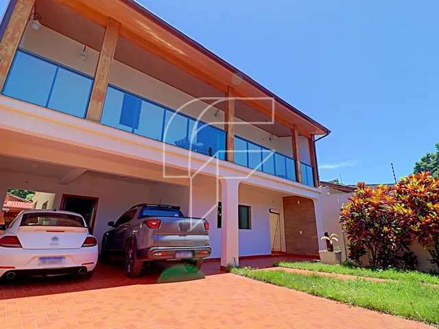 Imagem 1: Casa Duplex de 3 suítes à venda, acabamento de alto padrão, quintal e área gourmet