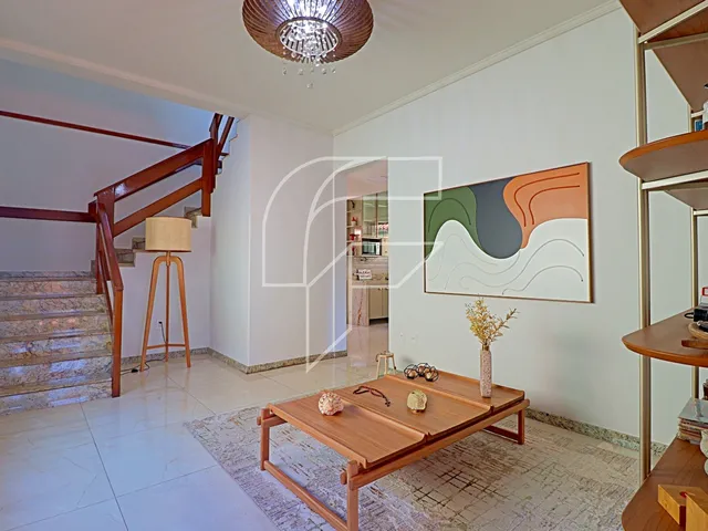 Imagem 10: Casa Duplex de 3 suítes à venda, acabamento de alto padrão, quintal e área gourmet