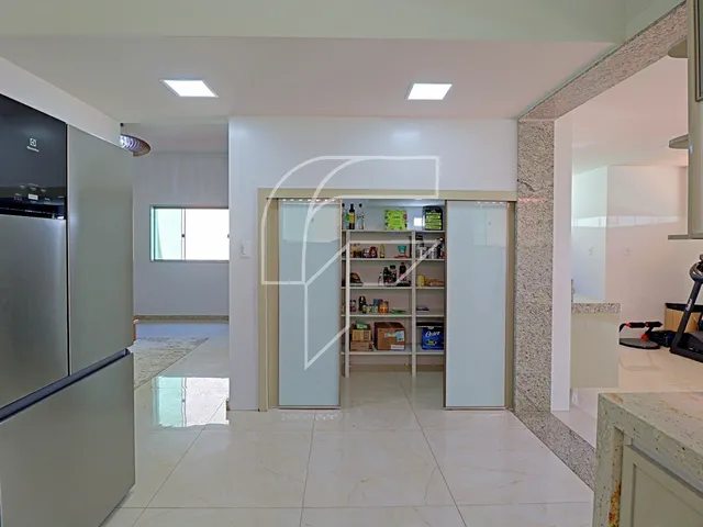 Imagem 13: Casa Duplex de 3 suítes à venda, acabamento de alto padrão, quintal e área gourmet