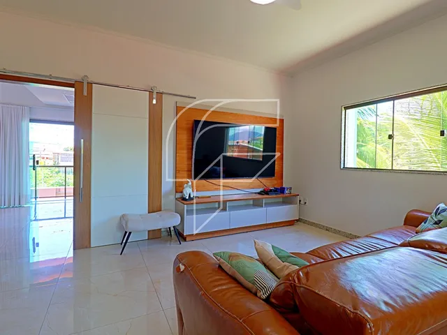 Imagem 3: Casa Duplex de 3 suítes à venda, acabamento de alto padrão, quintal e área gourmet