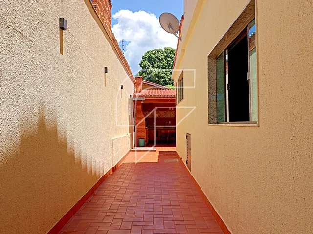Imagem 16: Casa Duplex de 3 suítes à venda, acabamento de alto padrão, quintal e área gourmet