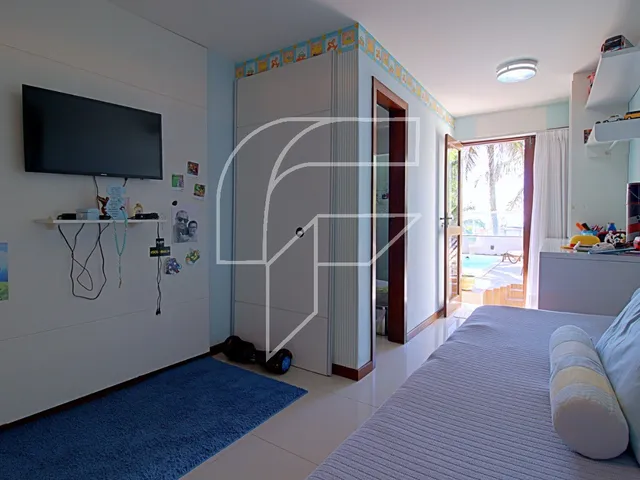 Imagem 13: Ampla casa linear completa com 4 suítes e área de lazer com piscina na Enseada Azul