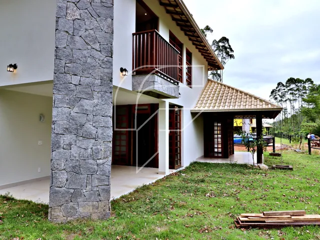 Imagem 6: Casa Rústica e Luxuosa, de 3 quartos, 2 suítes, vários ambientes na beira da Mata