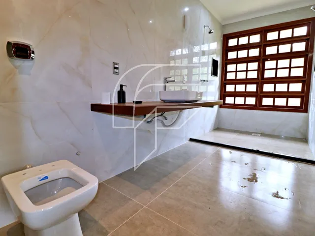 Imagem 5: Casa Rústica e Luxuosa, de 3 quartos, 2 suítes, vários ambientes na beira da Mata