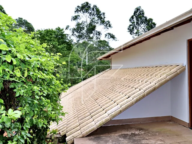 Imagem 10: Casa Rústica e Luxuosa, de 3 quartos, 2 suítes, vários ambientes na beira da Mata