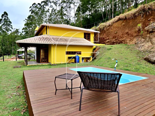 Imagem 12: Casa Rústica e Luxuosa de 3 quartos, 2 suítes, piscina e vários ambientes, junto à