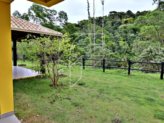 Imagem 4: Casa Rústica e Luxuosa de 3 quartos, 2 suítes, piscina e vários ambientes, junto à