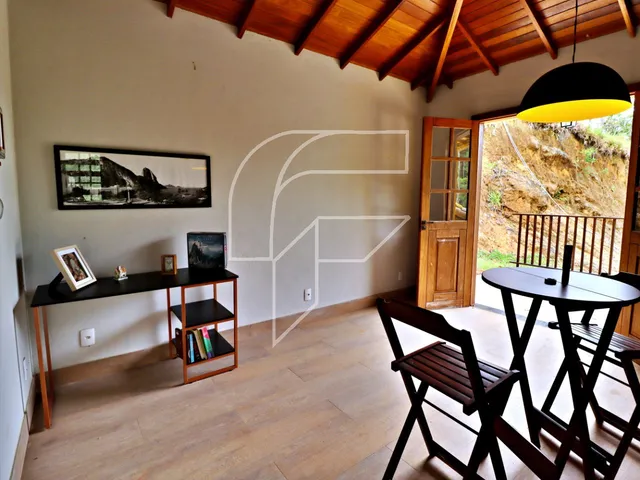 Imagem 5: Casa Rústica e Luxuosa de 3 quartos, 2 suítes, piscina e vários ambientes, junto à
