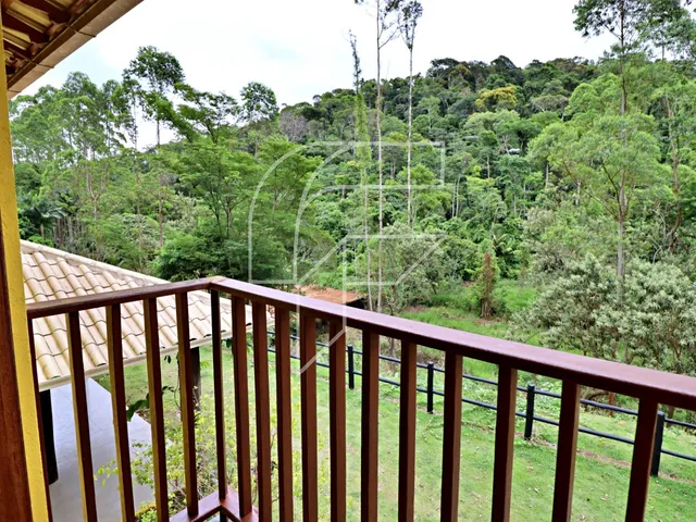 Imagem 3: Casa Rústica e Luxuosa de 3 quartos, 2 suítes, piscina e vários ambientes, junto à