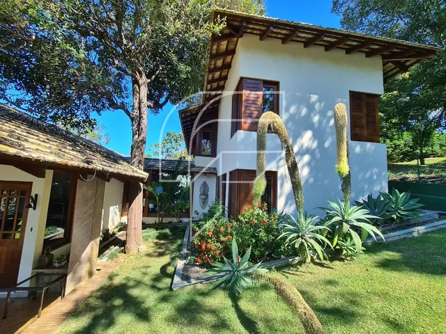 Imagem: Casa de alto padrão na Aldeia da Praia