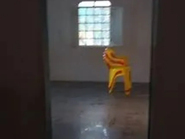 Imagem 3: Aluga Uma Casa Compartilhada com 2 Quanto e Uma Cozinha 1 Banheiro e Varada e Quintal