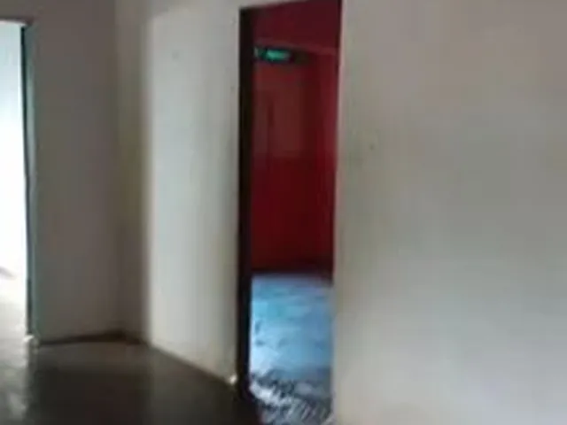 Imagem 4: Aluga Uma Casa Compartilhada com 2 Quanto e Uma Cozinha 1 Banheiro e Varada e Quintal