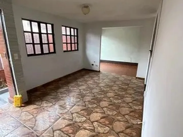Imagem 3: Alugo Casa de 3 Quartos em Condomínio Fechado