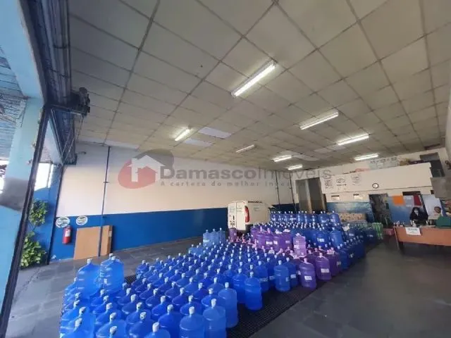 Imagem: A casa possui 3 Dormitórios, 3 Banheiros, 3 Vagas na