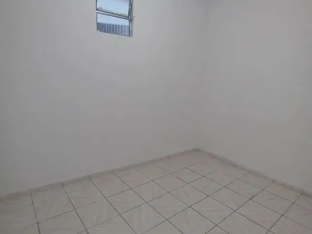 Imagem 2: Aluga-Se Casa 2/4 no Centro