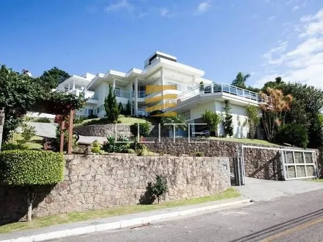 Imagem: Casa com 05 Dormitórios Sendo 04 Suítes