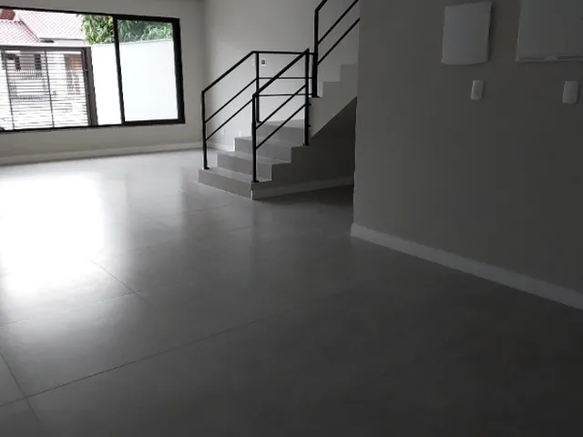 Imagem 6: Pronto para morar - Sobrado Triplex Novo com 3 Suites perto do Angeloni da Quarta Avenida