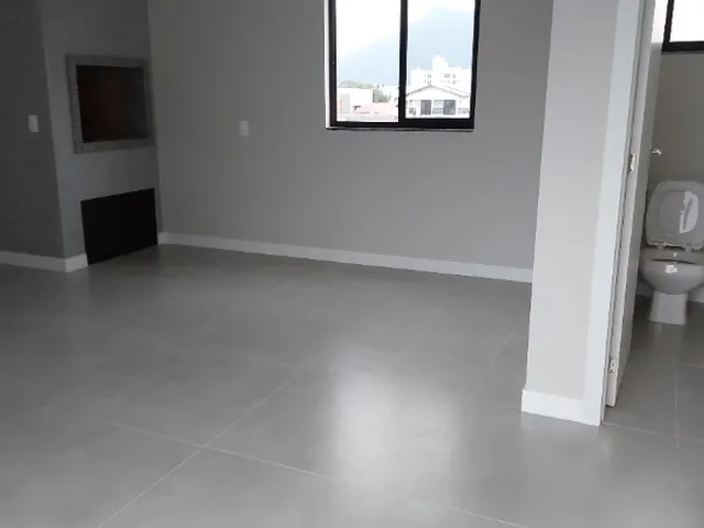Imagem 15: Pronto para morar - Sobrado Triplex Novo com 3 Suites perto do Angeloni da Quarta Avenida