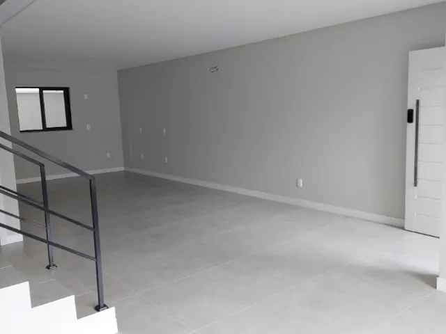 Imagem 13: Pronto para morar - Sobrado Triplex Novo com 3 Suites perto do Angeloni da Quarta Avenida
