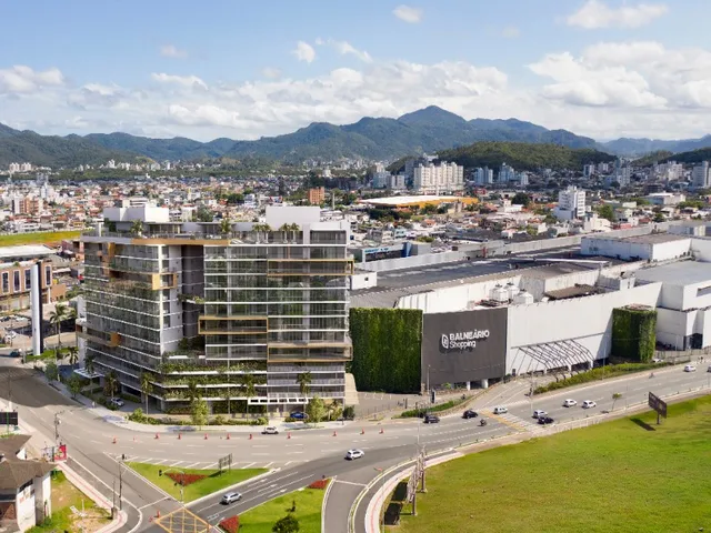 Imagem 4: 2 Suítes Altissimo Padrão de acabamento - Junto ao melhor Shopping de Santa Catarina