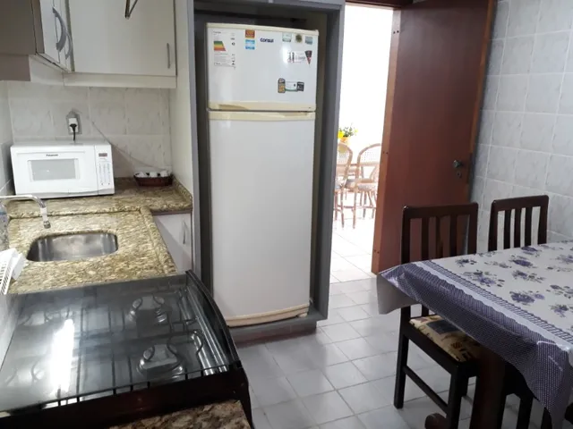Imagem 11: Apartamento de 2 Dormitorios sacada com churrasqueira - Split e internet a 150 m da praia