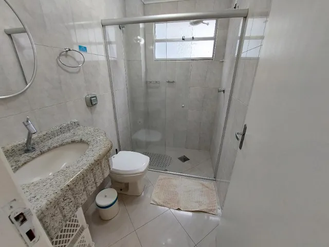 Imagem 5: Apartamento com 2 dormitorios na quadra do mar com split nos quartos e na Sala - Wifi