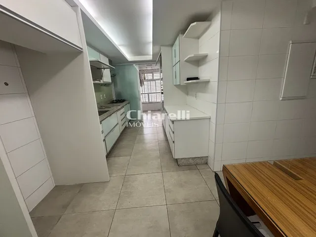 Imagem 2: Imóvel de luxo em Icaraí: Apartamento de 4 quartos, 4 suítes, 4 vagas e 290m² à
