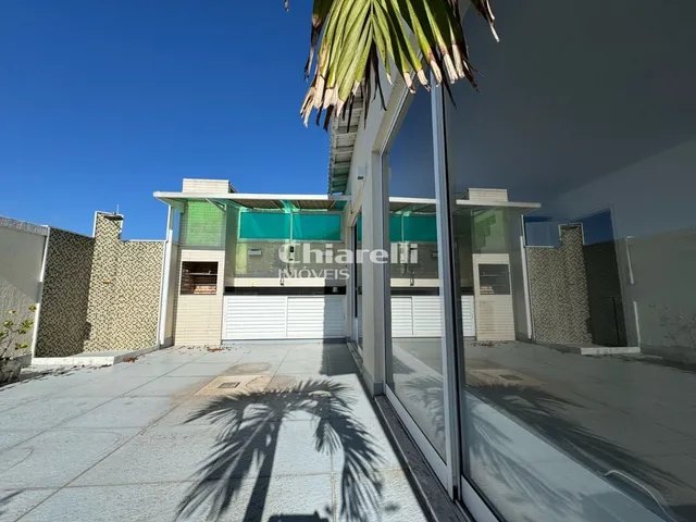Imagem: Cobertura a uma quadra da Praia de Icaraí
