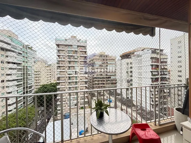 Imagem: O apartamento possui 3 Dormitórios, 1 Suíte, 3 Banheiros,