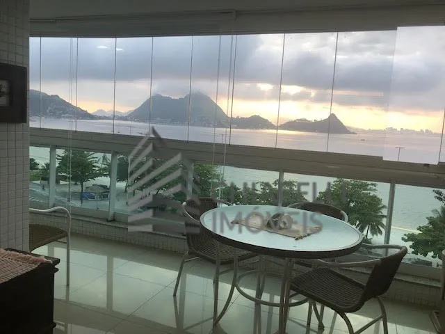 Imagem: O apartamento possui 4 Dormitórios, 4 Suítes, 6