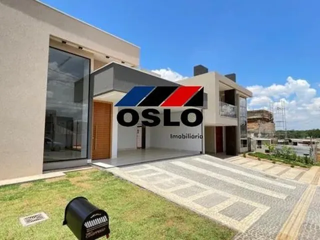 Imagem: A casa em condomínio possui 3 Dormitórios, 3 Suítes, 3