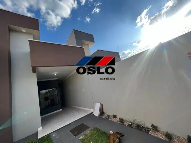 Imagem: A casa possui 2 Dormitórios, 1 Suíte, 2 Banheiros, 1 Vaga