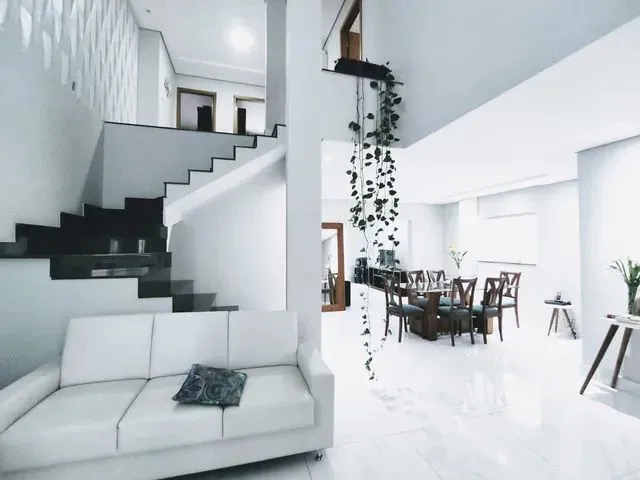 Imagem: Casa À Venda, 5 Quartos, 3 Suítes, 6 Vagas