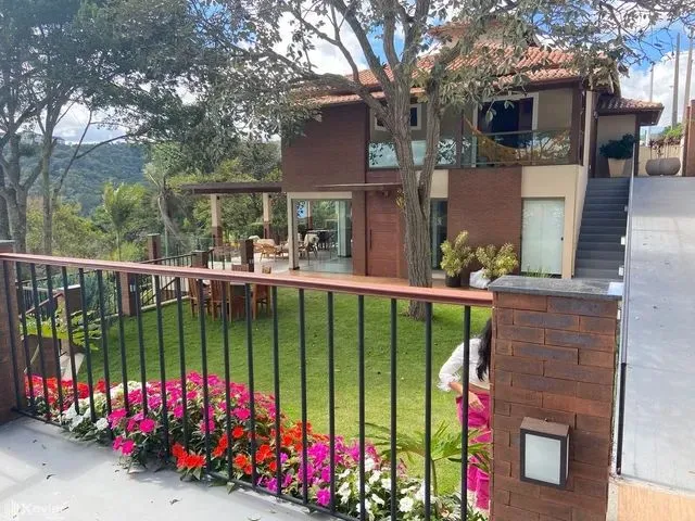 Imagem: Casa À Venda com 6 Suítes em Pedra Azul
