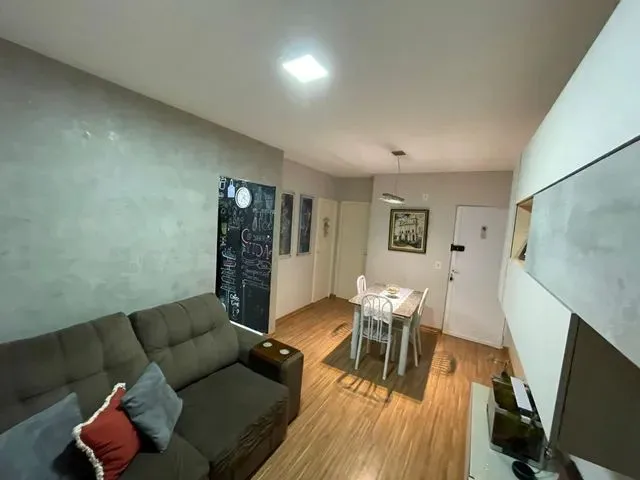 Imagem: A casa em condomínio possui 2 Dormitórios, 2 Suítes, 2