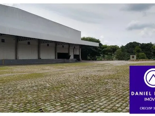 Imagem: Galpão Logístico com 14 Docas para Venda