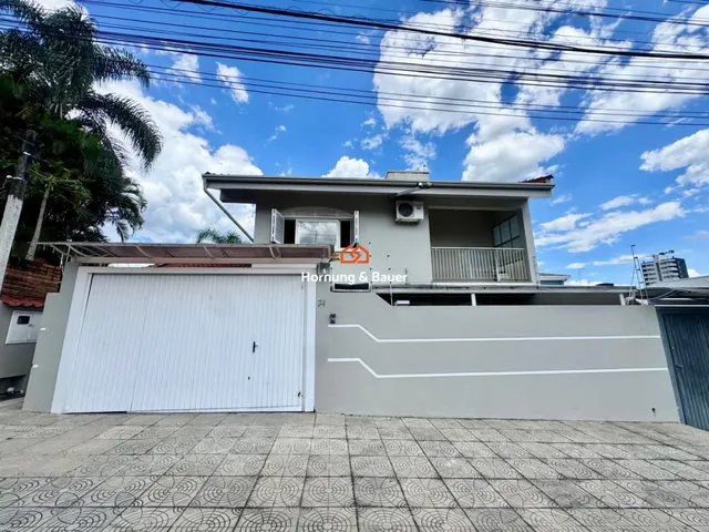 Imagem 1: Casa à venda no Centro de Campo Bom - Com Piscina e Área Gourmet!
