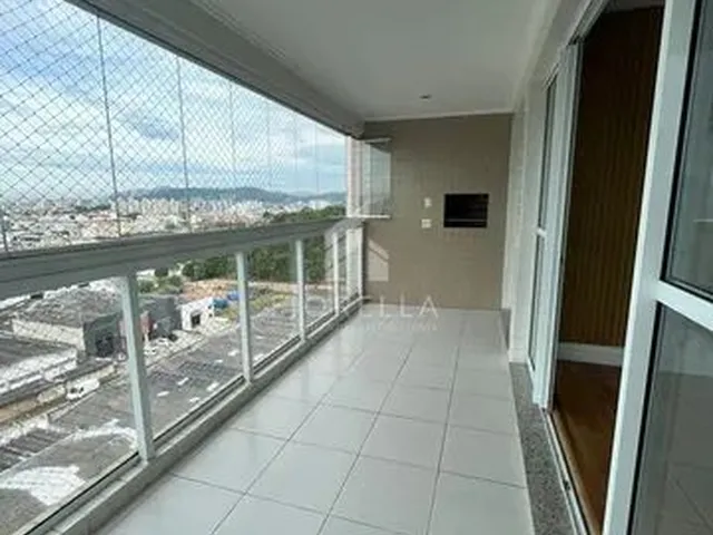 Imagem: O apartamento possui 3 Dormitórios, 1 Suíte, 4 Banheiros,