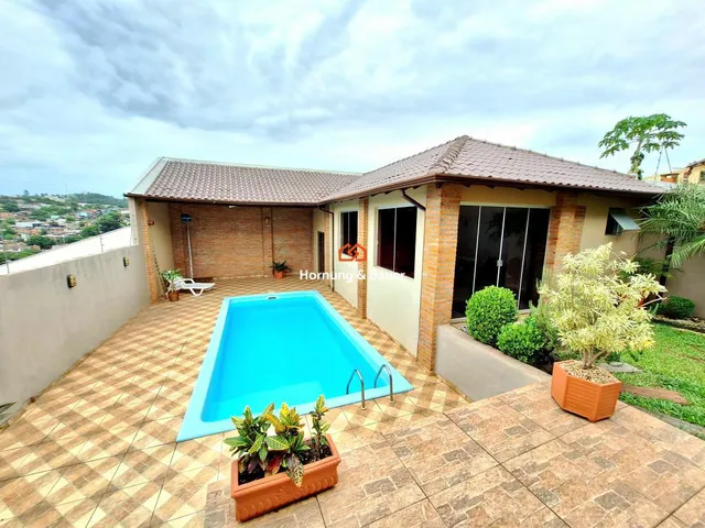 Imagem 4: Casa Semimobiliada à venda em Novo Hamburgo, bairro Petrópolis - Com Quiosque e Piscina!