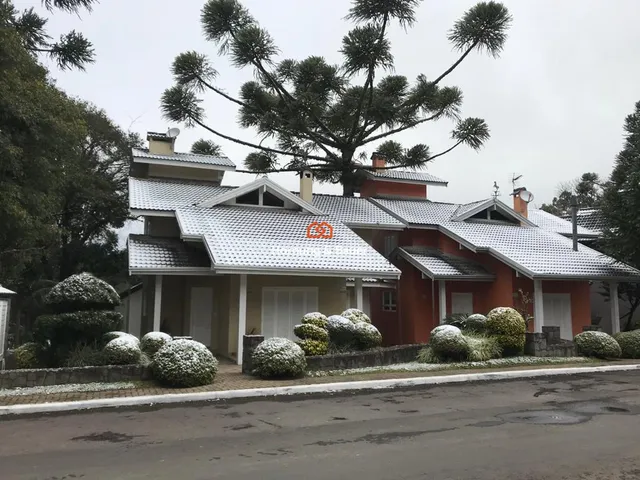 Imagem: Belíssima casa à venda em Gramado no bairro
