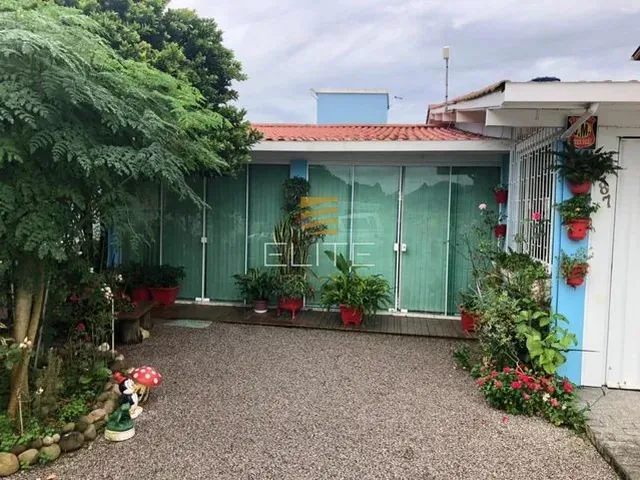 Imagem: Casa com 02 Dormitórios, na Praia de Fora