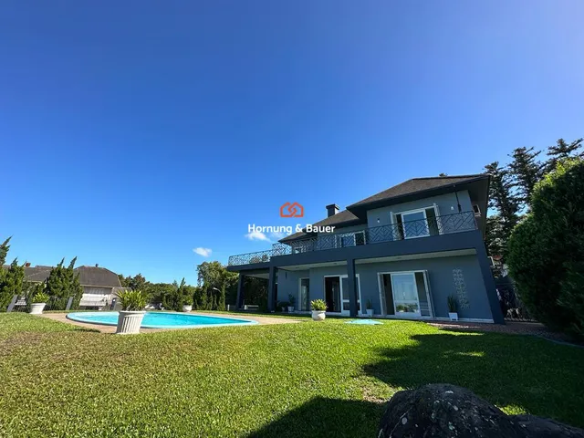 Imagem 1: Casa de Alto Padrão à Venda em Ivoti, no Bairro Cidade Nova - Com Suíte e Piscina!