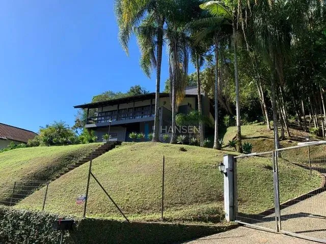 Imagem 1: Casa com 5 Dormitórios À Venda, 420 M² por R$ 1.980.000,00 - América - Joinville/Sc