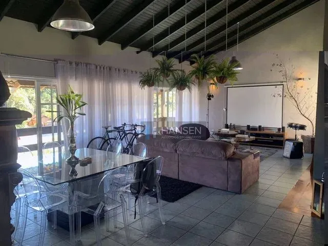 Imagem 2: Casa com 5 Dormitórios À Venda, 420 M² por R$ 1.980.000,00 - América - Joinville/Sc