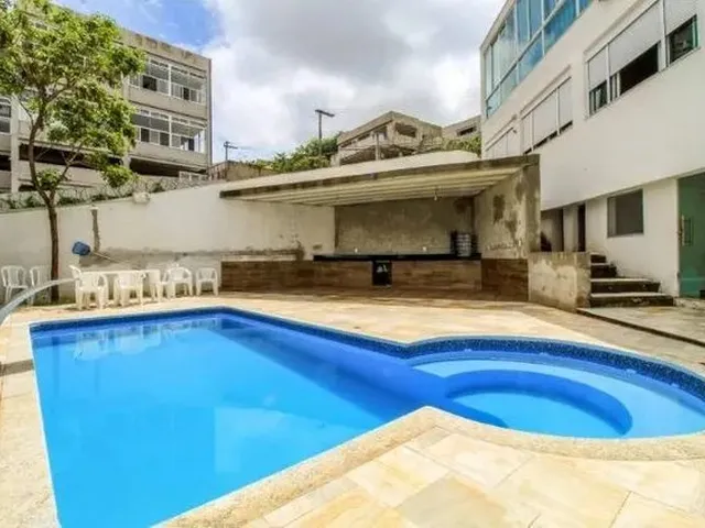 Imagem: Casa com 5 Quartos e 6 Banheiros À Venda