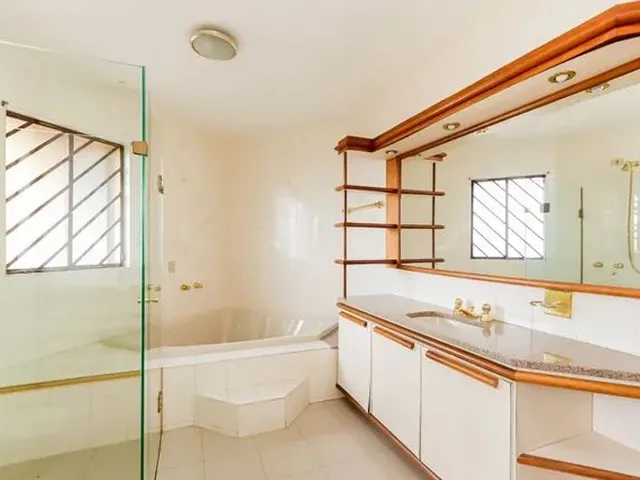 Imagem 16: Casa com 4 Dormitórios À Venda, 309 M² por R$ 1.380.000,00 - Bigorrilho - Curitiba/Pr