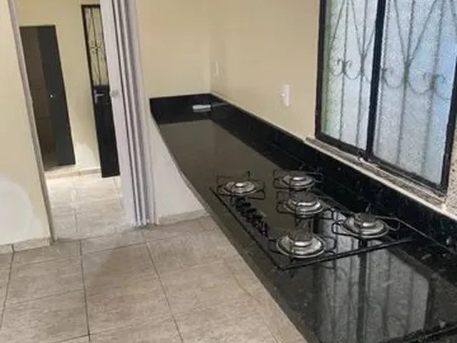 Imagem 5: Não Paga Luz, Água. Casa Pequena de 1 Quarto. com Split. Pertinho da Sede do Governo