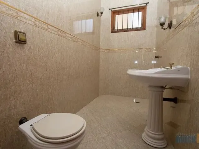 Imagem 2: Casa com 5 Quartos para Alugar no Bairro Centro com 420M²