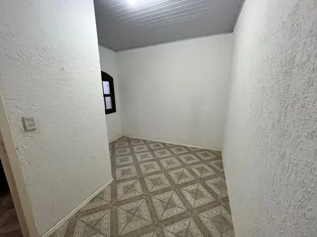 Imagem 7: Térrea para Aluguel Possui 190 Metros Quadrados com 3 Quartos em Morada do Vale I