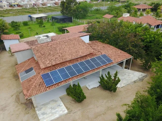 Imagem: A casa em condomínio possui 4 Dormitórios, 4 Banheiros e